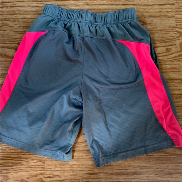 Nike DriFit athletic shorts - Picture 3 of 5